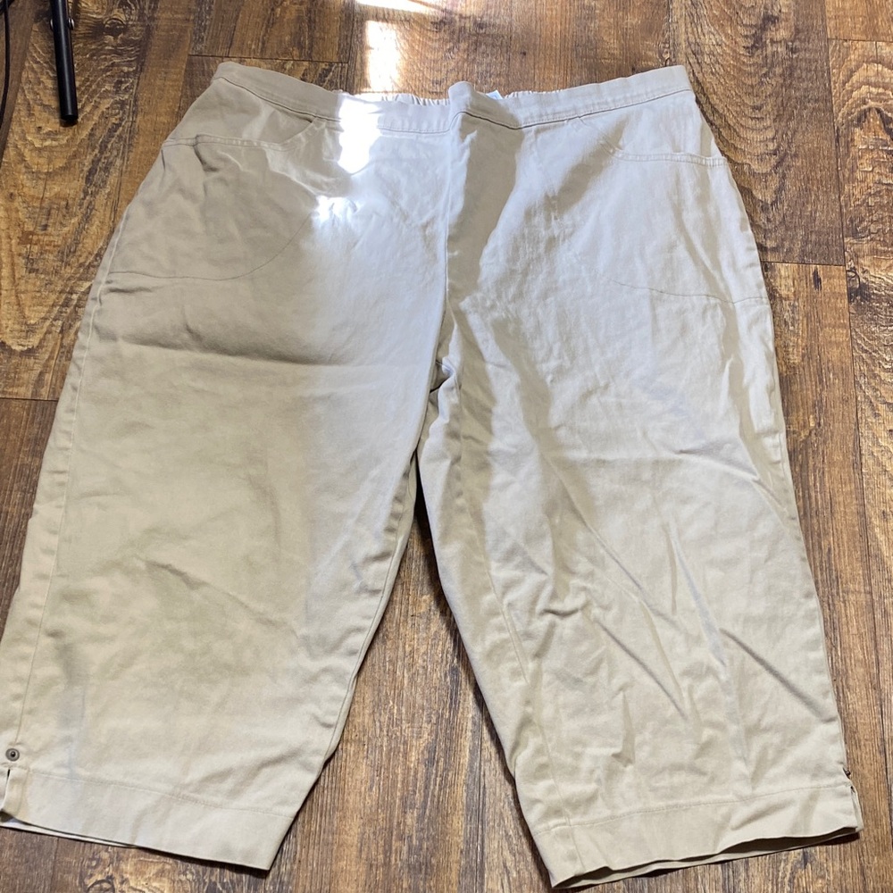 Just My Size 2X Women's Tan Capris elastic waist stretch flat front casual comfy